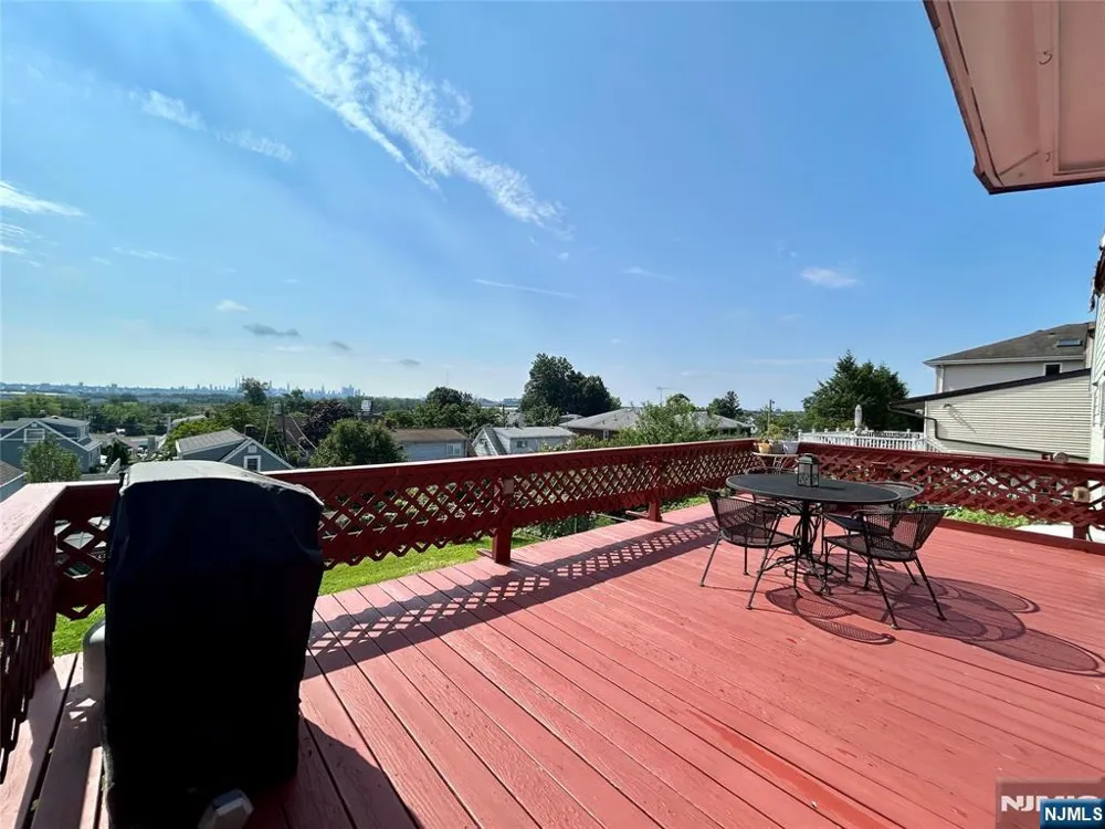 729 7th Street Carlstadt, NJ 07072