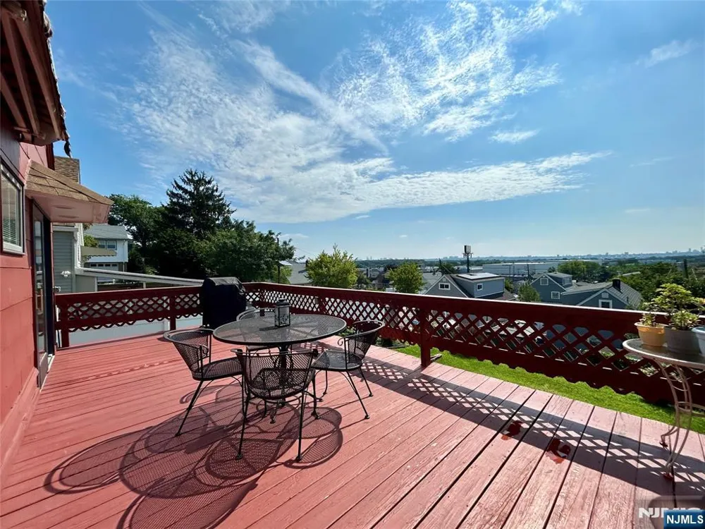 729 7th Street Carlstadt, NJ 07072