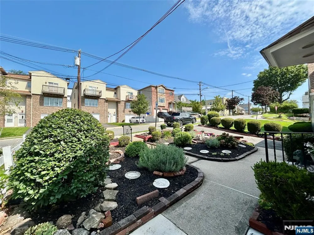 729 7th Street Carlstadt, NJ 07072