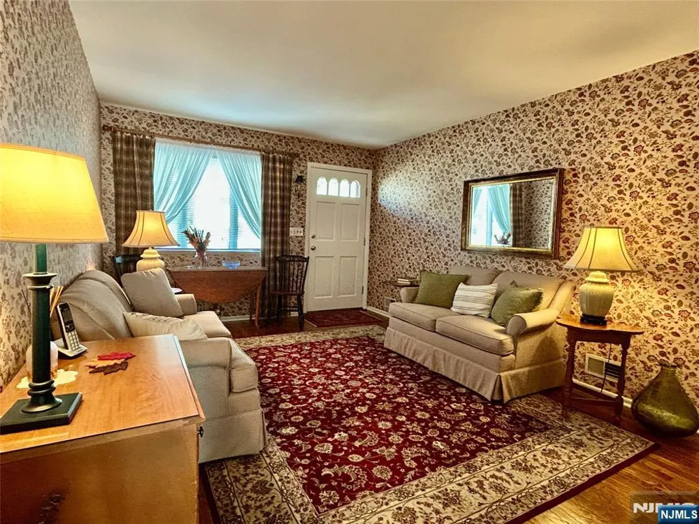 729 7th Street Carlstadt, NJ 07072