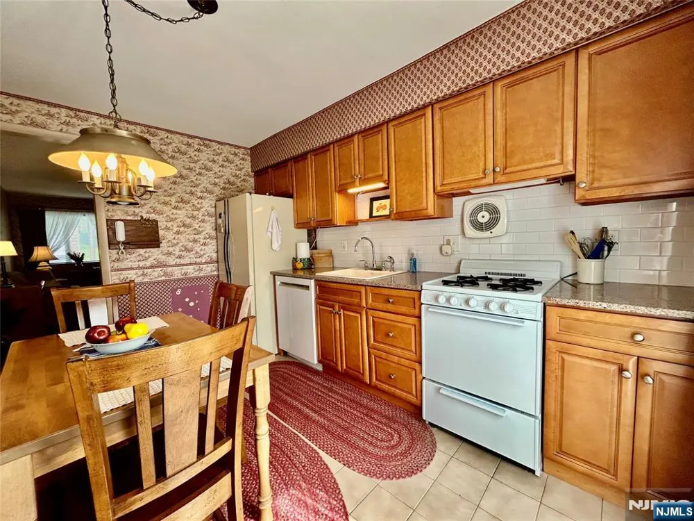 729 7th Street Carlstadt, NJ 07072