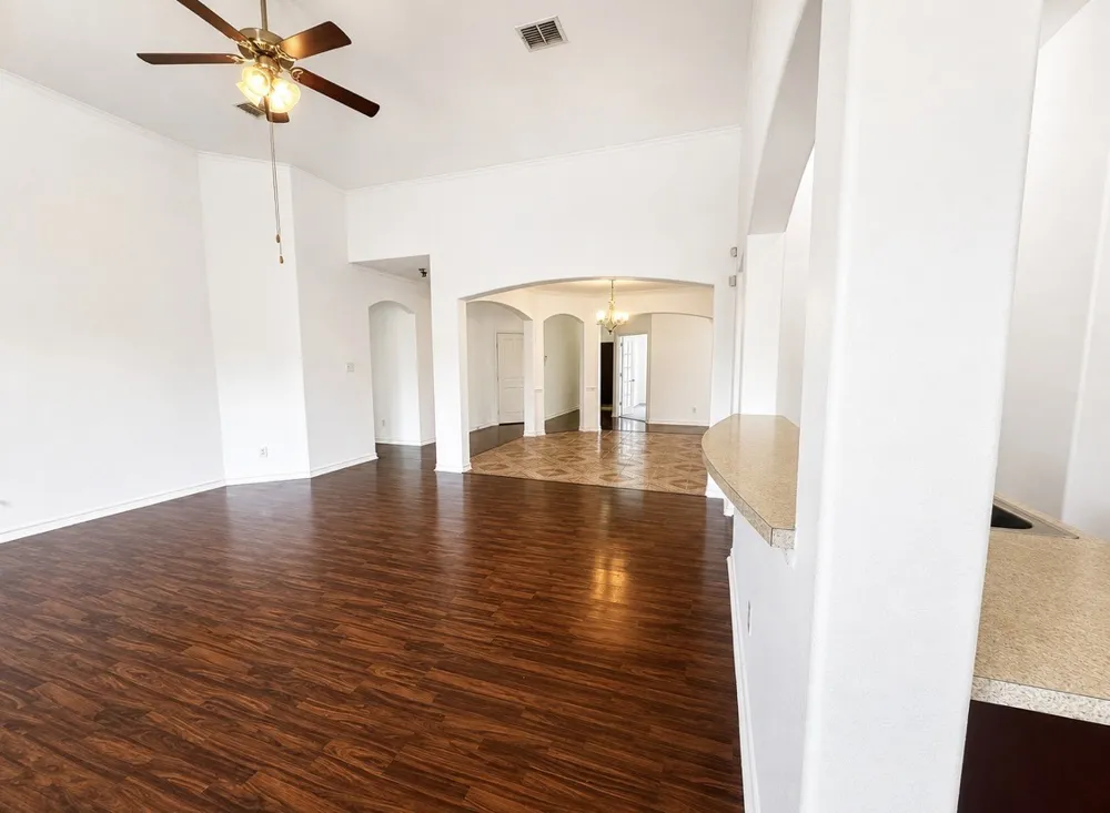 2776 Park Place Grand Prairie, TX 75052