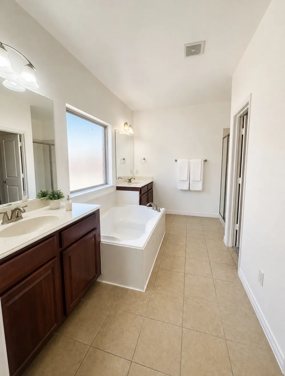 2776 Park Place Grand Prairie, TX 75052