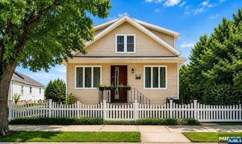 13-23 5th Street