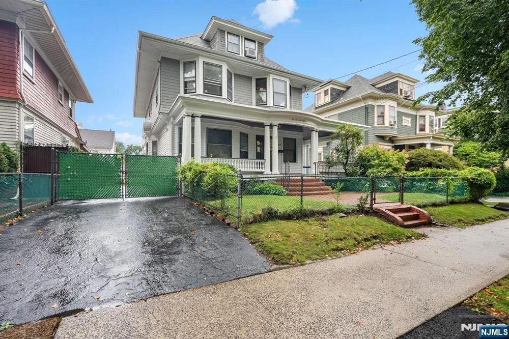 616-618 Clifton Avenue Newark, NJ 07104