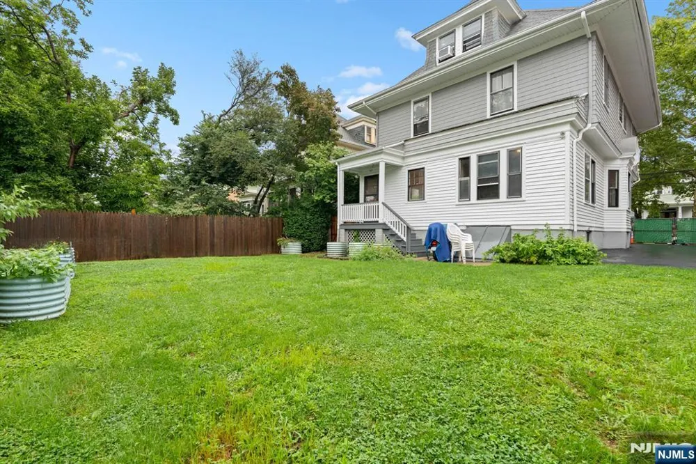 616-618 Clifton Avenue Newark, NJ 07104