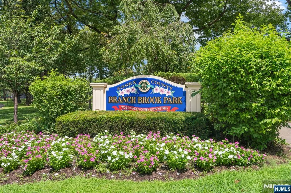 616-618 Clifton Avenue Newark, NJ 07104