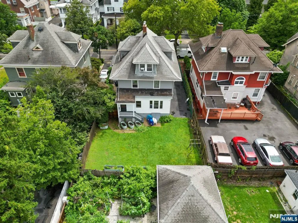 616-618 Clifton Avenue Newark, NJ 07104