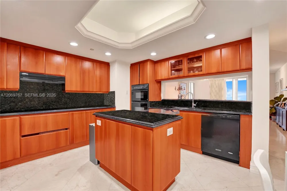 9595 Collins Ave. #5NG Surfside, FL 33154