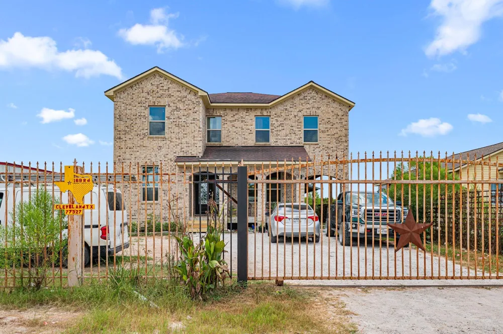 169 Road 5217 Cleveland, TX 77327