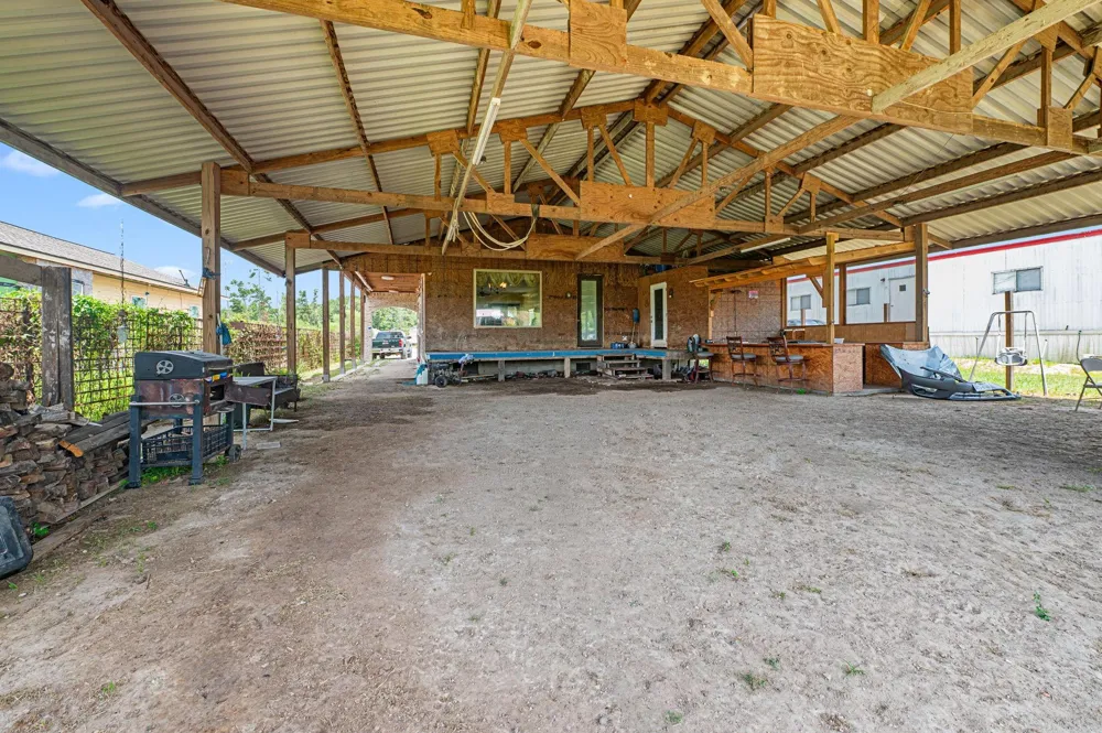 169 Road 5217 Cleveland, TX 77327