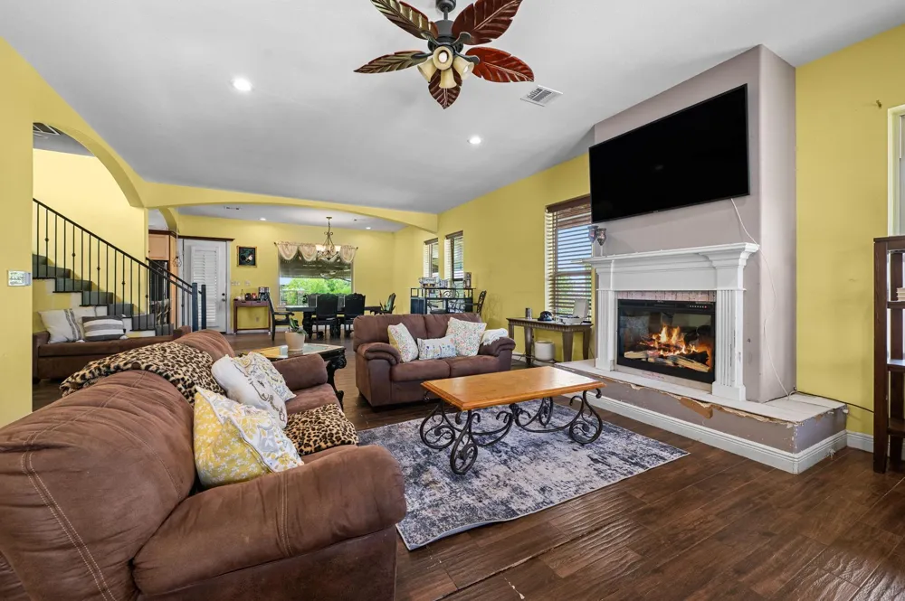 169 Road 5217 Cleveland, TX 77327