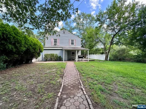 15 Warren Hagstrom Boulevard