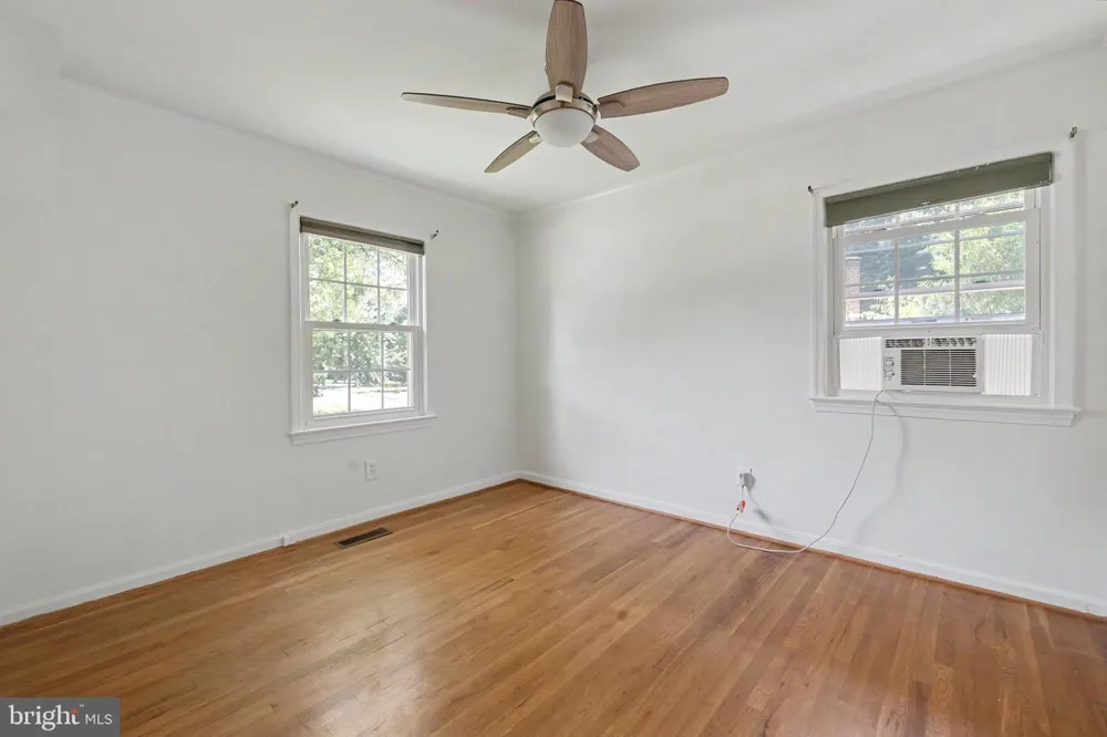 2113 SHERIFF COURT Vienna, VA 22181