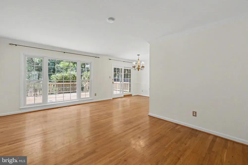 2113 SHERIFF COURT Vienna, VA 22181