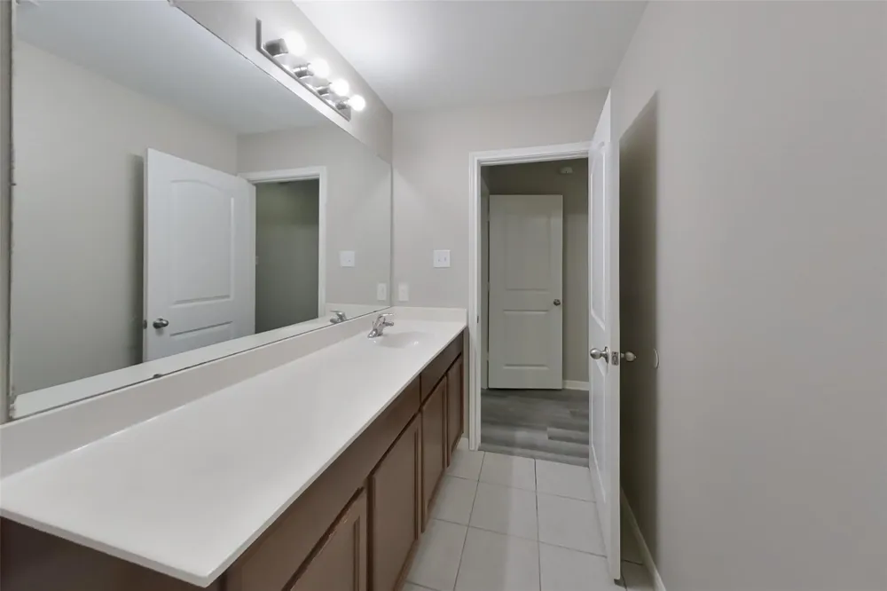 333 Summer Horse Drive La Marque, TX 77568