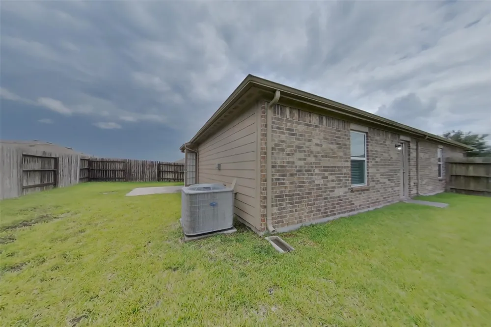 333 Summer Horse Drive La Marque, TX 77568