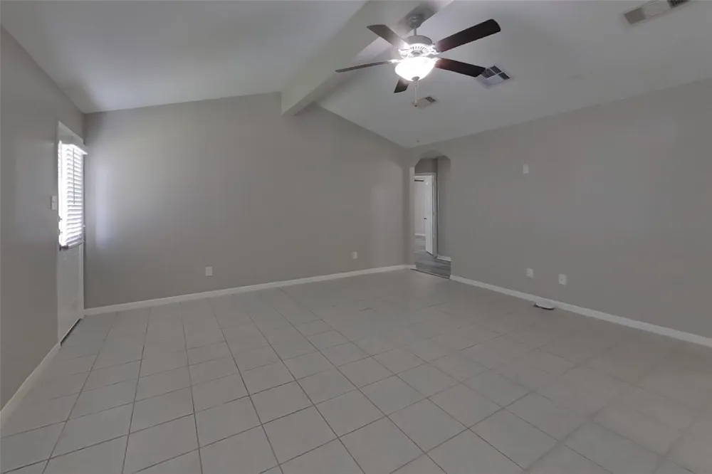 333 Summer Horse Drive La Marque, TX 77568