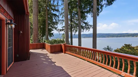 2305 E Lake Sammamish Place SE
