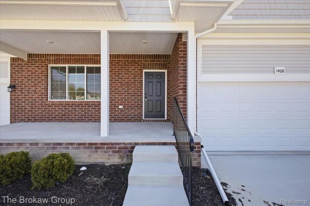 1437 Lincoln Street Lapeer City, MI 48446
