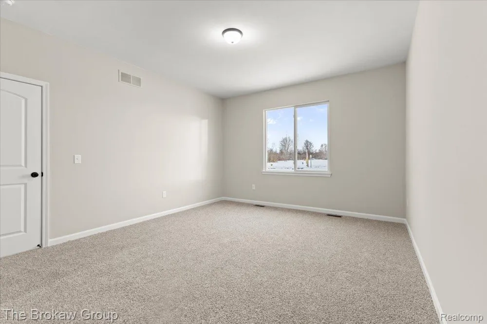 1437 Lincoln Street Lapeer City, MI 48446