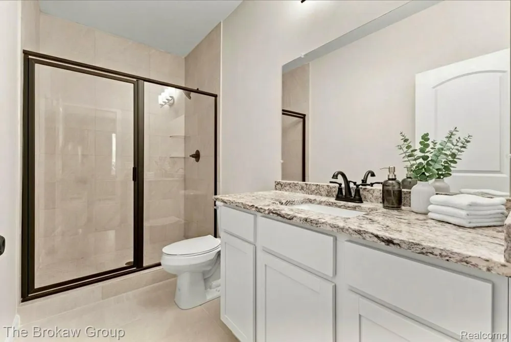 1437 Lincoln Street Lapeer City, MI 48446