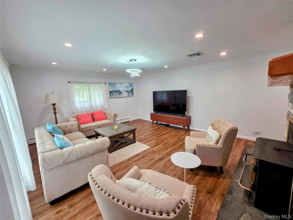 84 W Pine Road Staatsburg, NY 12580