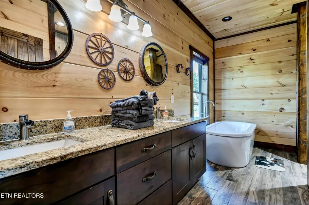 809 Wattle Blossom Way Gatlinburg, TN 37738