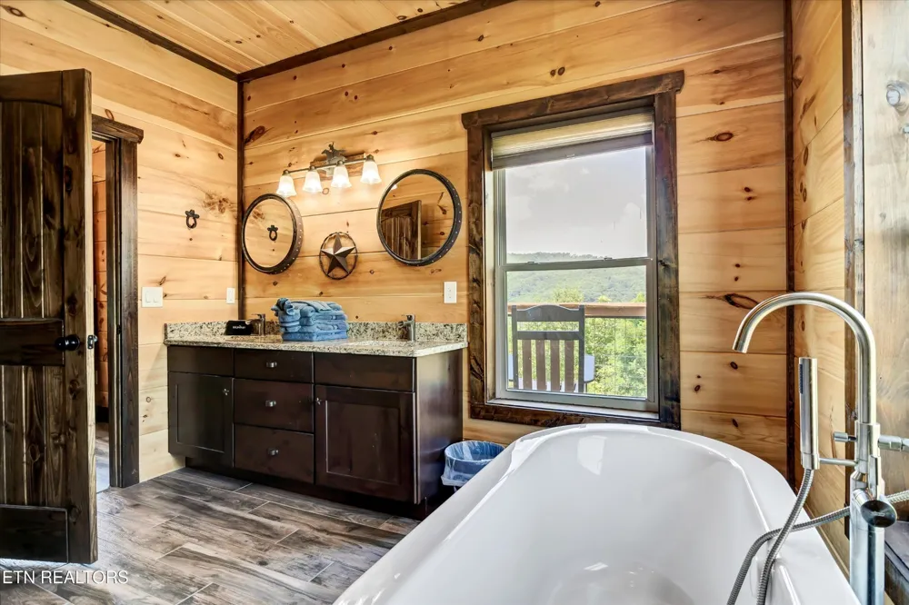 809 Wattle Blossom Way Gatlinburg, TN 37738