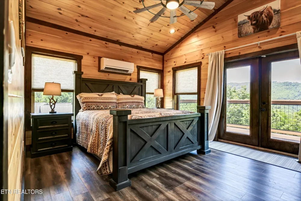 809 Wattle Blossom Way Gatlinburg, TN 37738