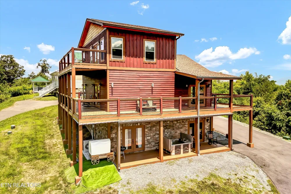 809 Wattle Blossom Way Gatlinburg, TN 37738