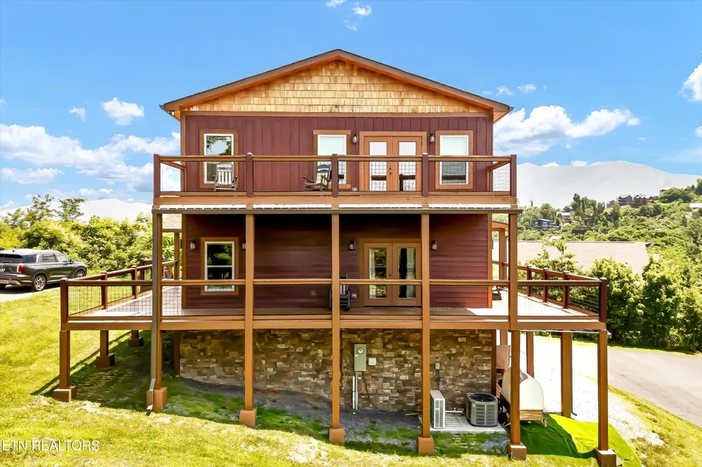 809 Wattle Blossom Way Gatlinburg, TN 37738