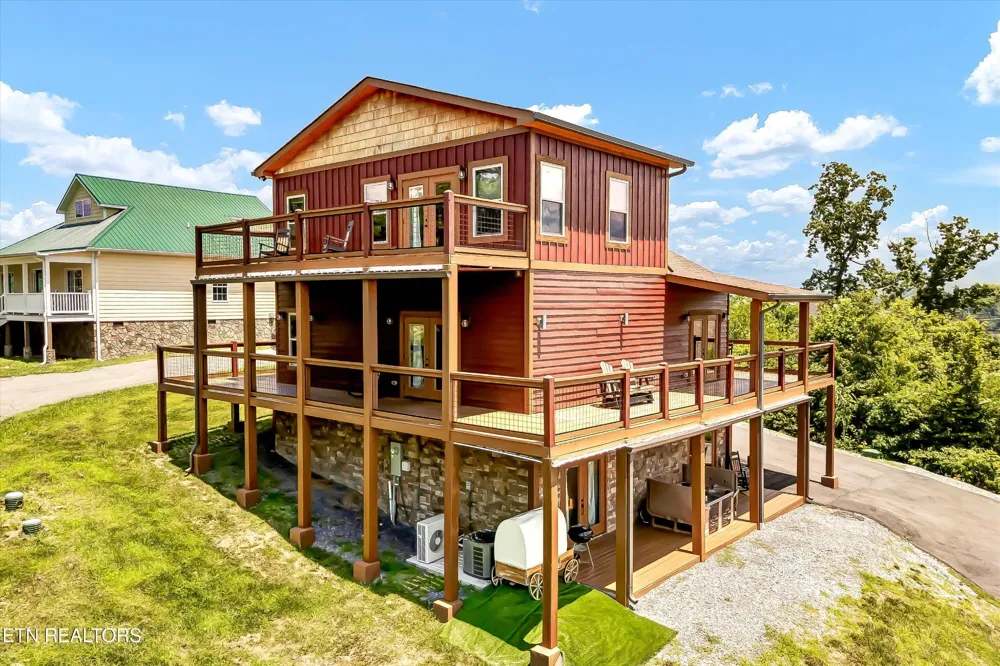 809 Wattle Blossom Way Gatlinburg, TN 37738
