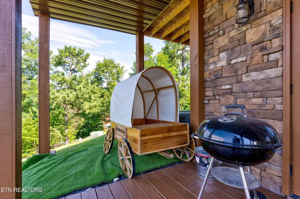 809 Wattle Blossom Way Gatlinburg, TN 37738