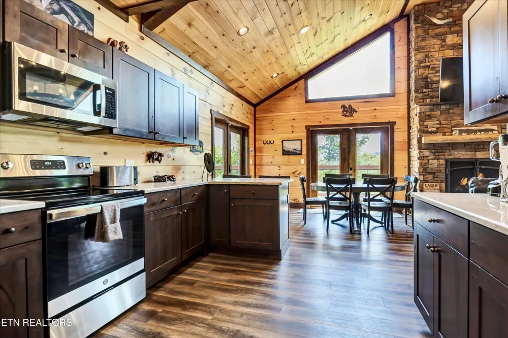 809 Wattle Blossom Way Gatlinburg, TN 37738