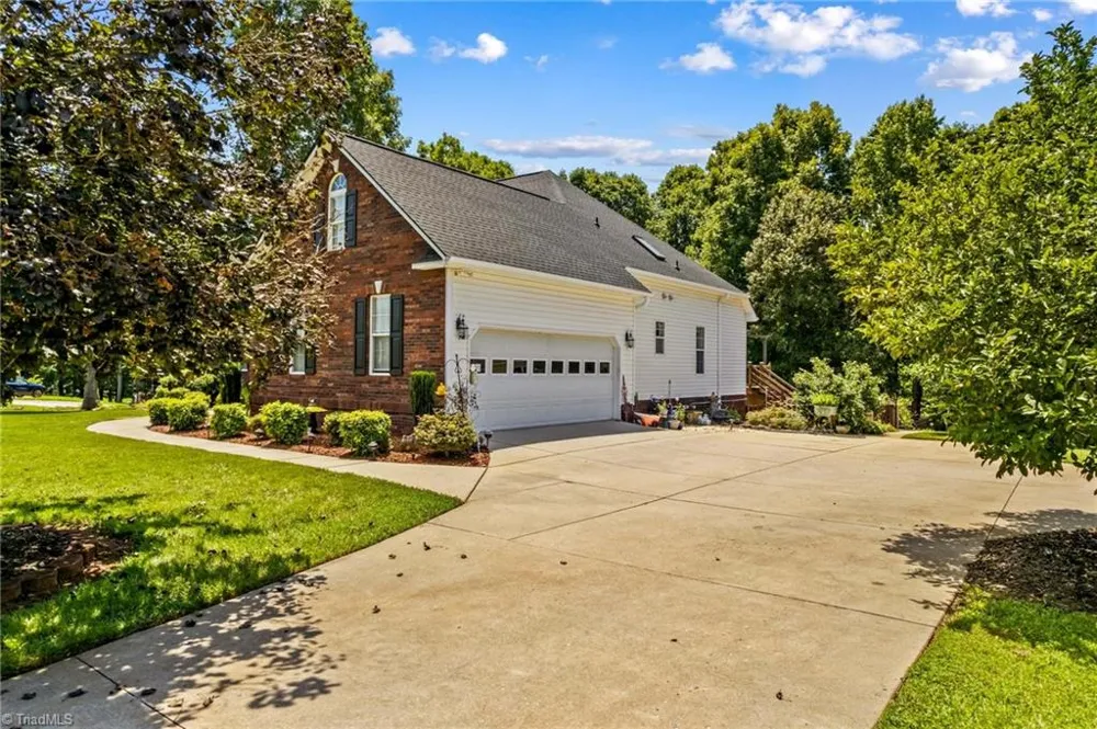 276 Falcon Crest Lane Salisbury, NC 28147