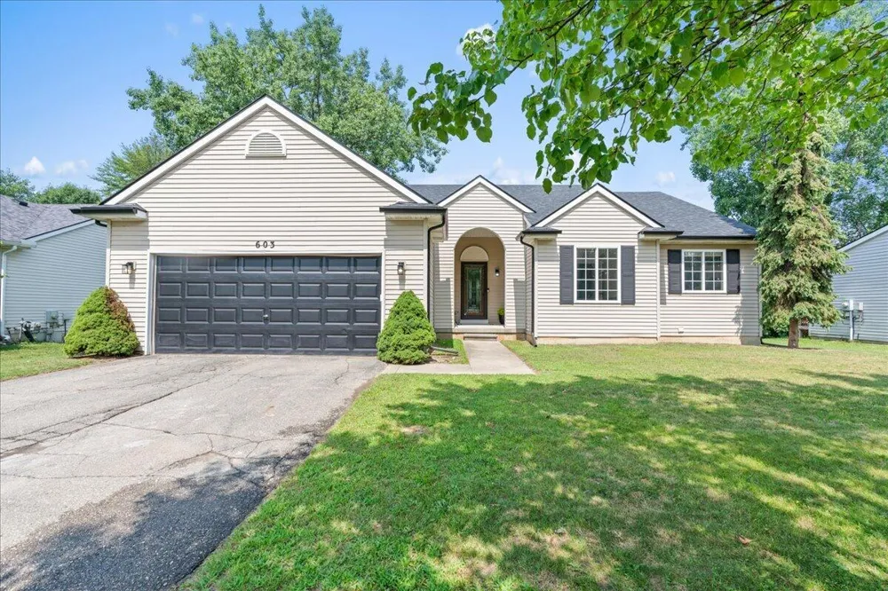 603 Cattail Lane Pinckney, MI 48169