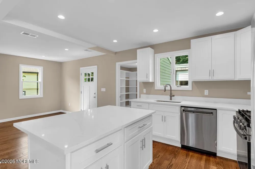 18 Maple Avenue Eatontown, NJ 07724