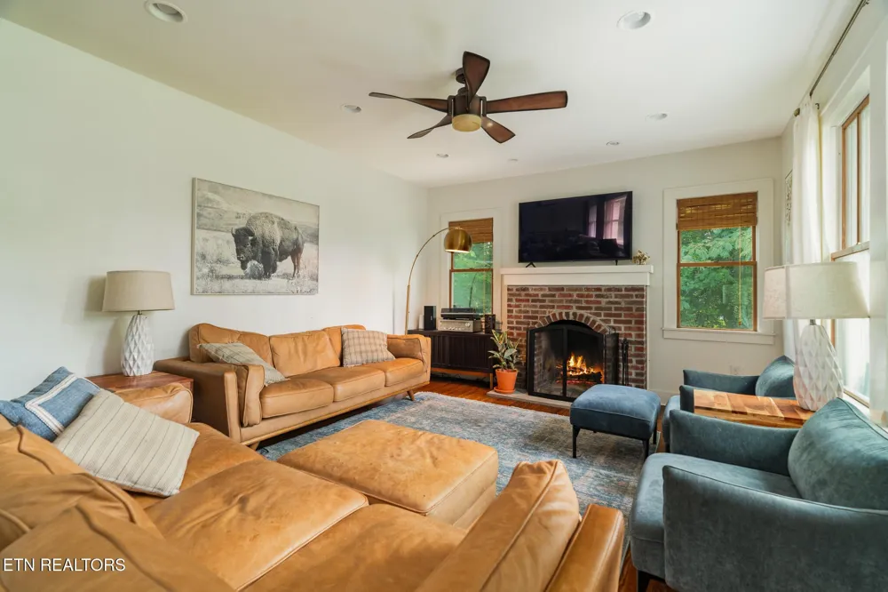 2516 Maple Drive Knoxville, TN 37918