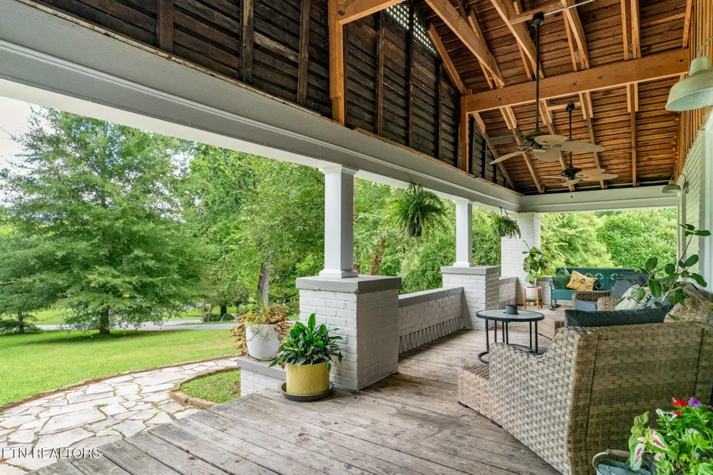2516 Maple Drive Knoxville, TN 37918