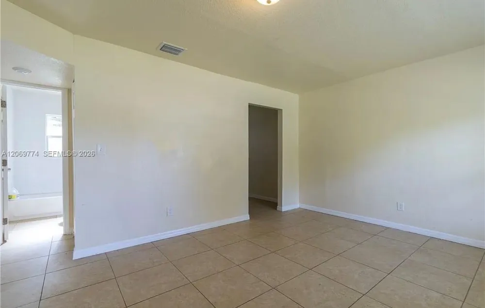 708 14th St #B Fort Pierce, FL 34950