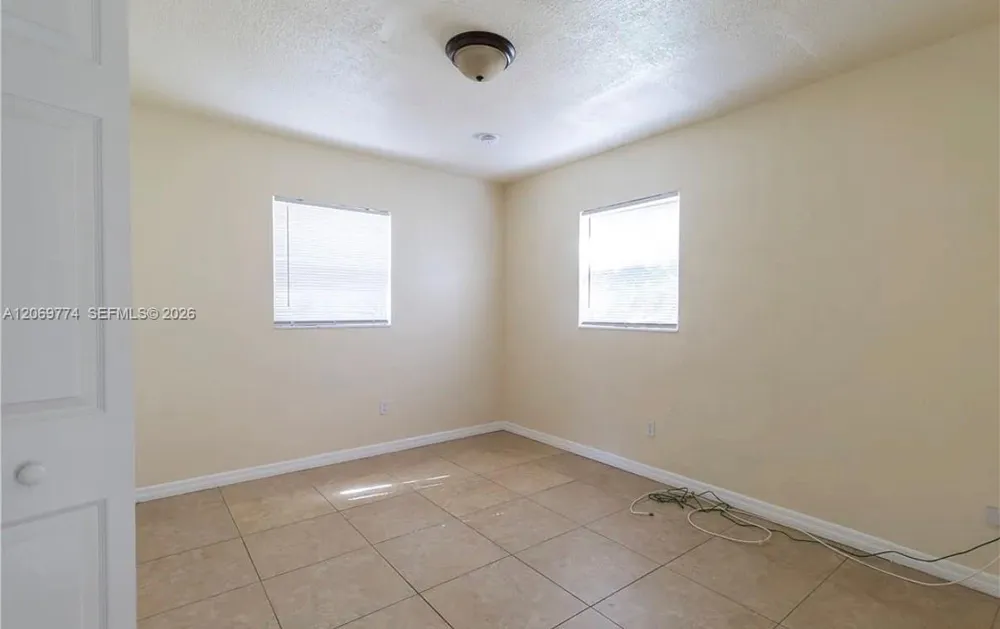 708 14th St #B Fort Pierce, FL 34950