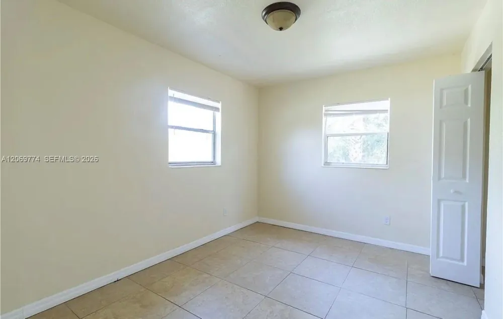 708 14th St #B Fort Pierce, FL 34950