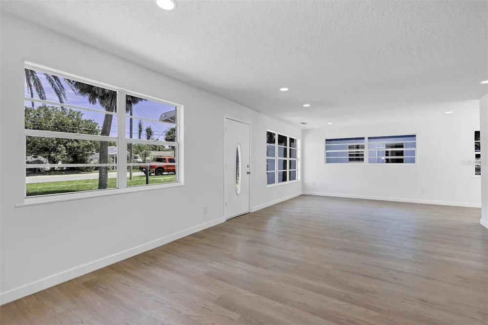 332 WILLIAMS AVENUE Daytona Beach, FL 32118
