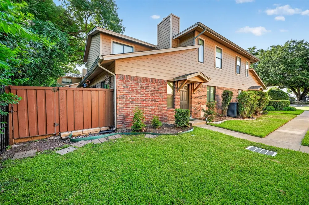 5662 Cedar Creek Drive Benbrook, TX 76109