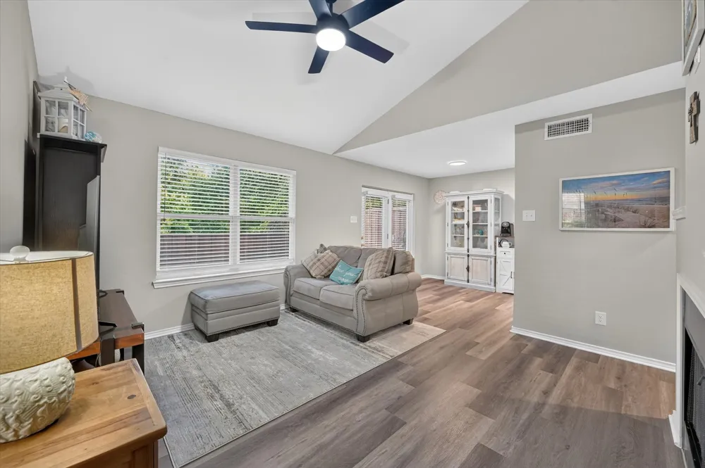 5662 Cedar Creek Drive Benbrook, TX 76109