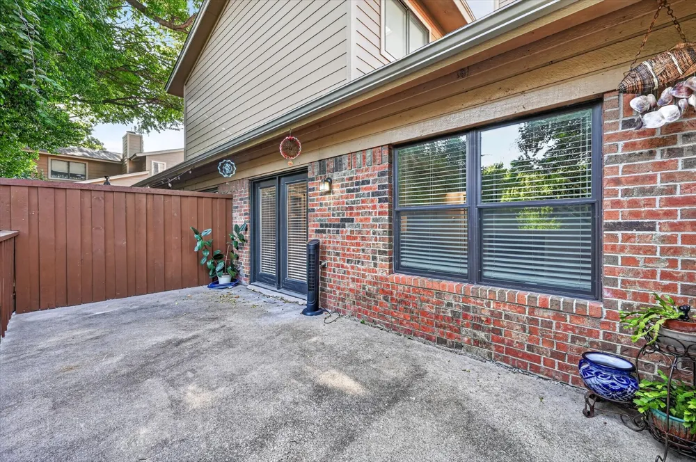 5662 Cedar Creek Drive Benbrook, TX 76109