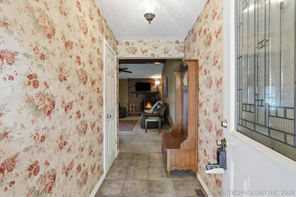 583 Gibson Place Mannford, OK 74044