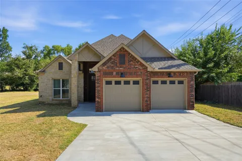 101 Woodview Lane