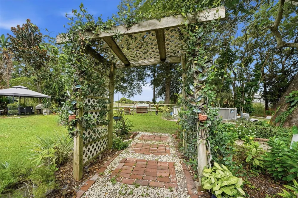 517 LINDA LANE Melbourne, FL 32935
